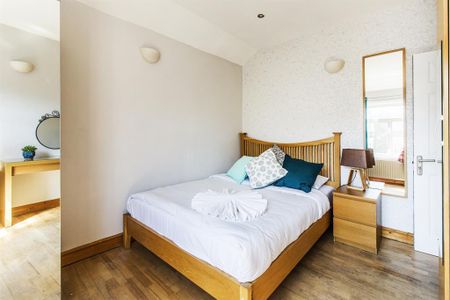 3 bedroom flat to rent - Photo 5