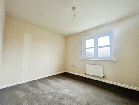 4 bedroom detached house to rent - Photo 2