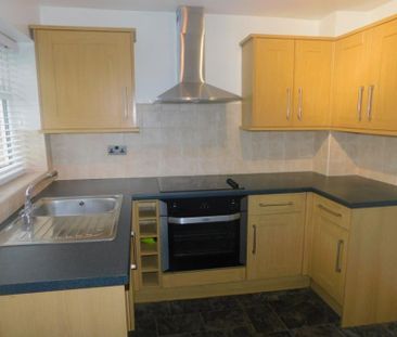 2 bedroom terraced house to rent - Photo 2
