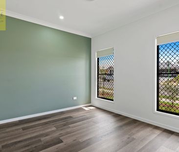 Family Living at Its Finest – 79 Sunrise Street, Ripley QLD 4306 🏠 - Photo 3