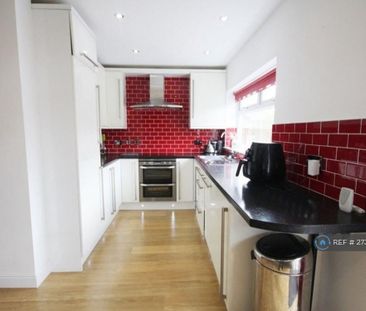 3 bedroom semi-detached house to rent - Photo 3