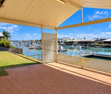 Spacious Canal Living with Ducted Air & Private Pontoon! - Photo 3