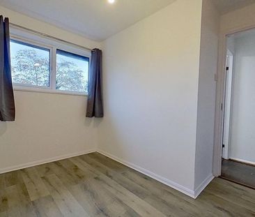 4 bedroom detached house to rent - Photo 3