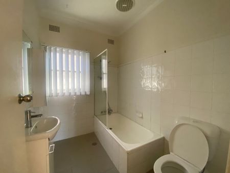 THREE BEDROOM HOME - Photo 5