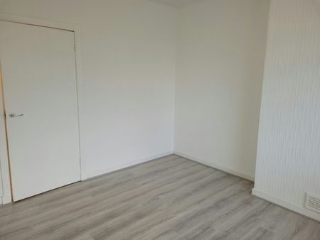 Flat to rent on - Photo 3