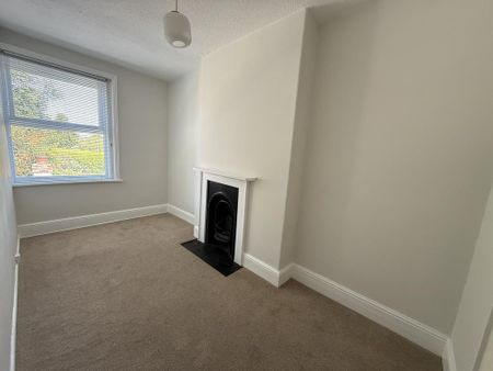 3 bedroom terraced house to rent - Photo 4