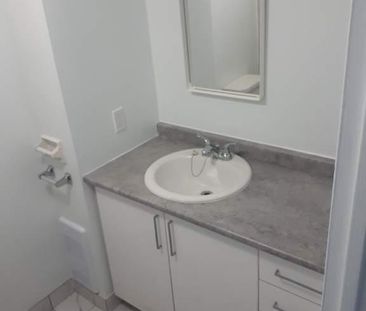Très Bel Appartement 3 1/2 à Louer - Boulevard Des Sources - DDO - ... - Photo 3
