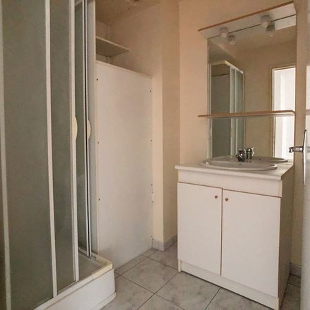 Location Appartement 2 pièces 35m² COUTANCES 50200 - Photo 4