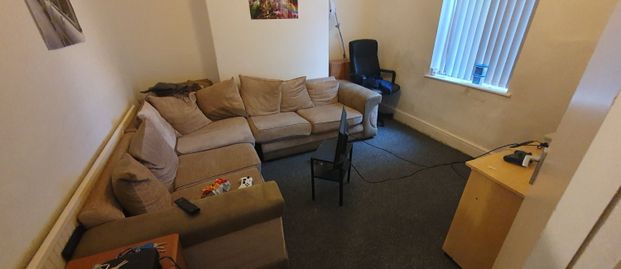 67 Bedford Sreet, Roath, Cardiff, CF24 3DA - Photo 1