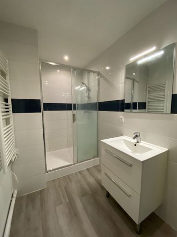 Location Appartement 3 pièces 77m² - Photo 3