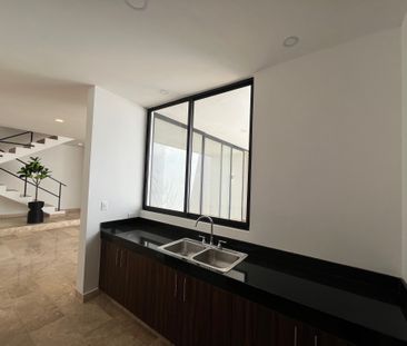 RENTA CASA EQUIPADA CON ROOF TOP EN PRIVADA EN TEMOZON NORTE - Photo 5