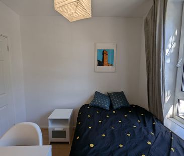 Alton House – Room 2 - Photo 2