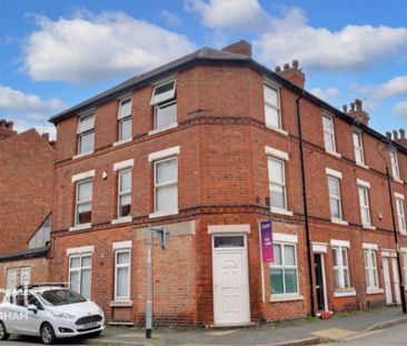 1 bedroom in a house share to rent - Photo 1