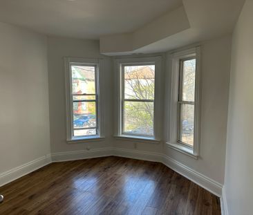 For Lease - 47 East Avenue, Hamilton, Ontario - Photo 4