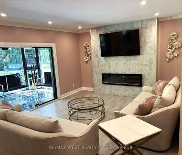 For Lease - 499 Reynolds Street Unit# Main Floor, Whitby, Ontario - Photo 2