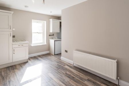 3-5 Market, Lurgan, BT66 6EU - Photo 2