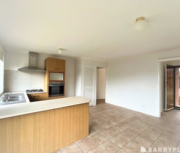 Light-Filled Unit in Prime Beaconsfield - Photo 4