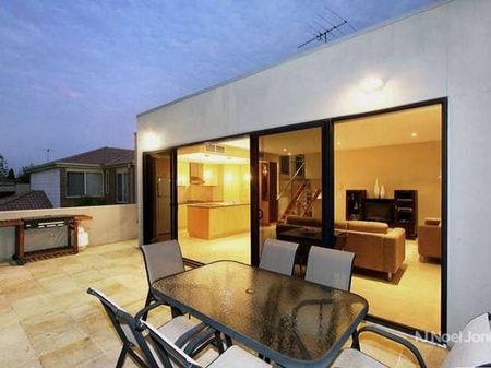12 Rangeview Terrace, BULLEEN - Photo 2