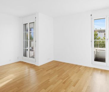 Diese 3½-Zimmer-Wohnung überzeugt durch ihre Grosszügigkeit - Photo 2