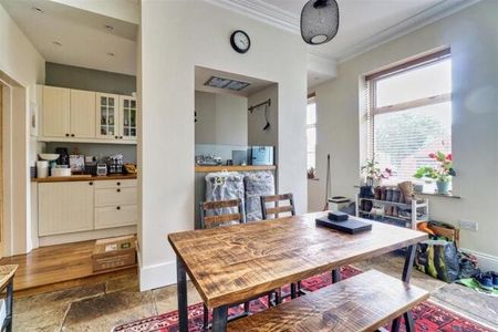 4 bedroom terraced house to rent - Photo 2