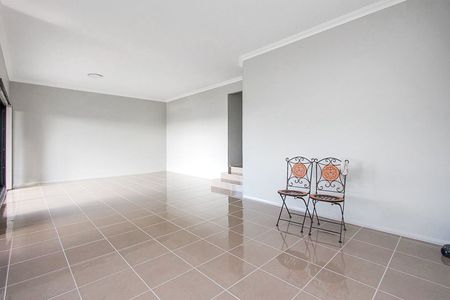 Large Family Home - Photo 3