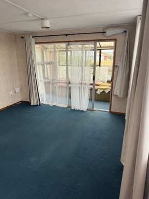 Charming 1 BR self-contained Flat in Saint Kilda! - Photo 1