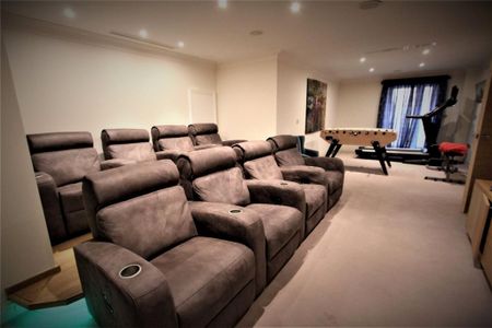 5 bedroom detached house to rent - Photo 3