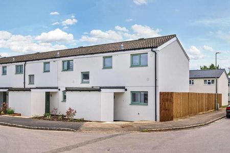 Kenley Avenue, Carterton, OX18 - Photo 4