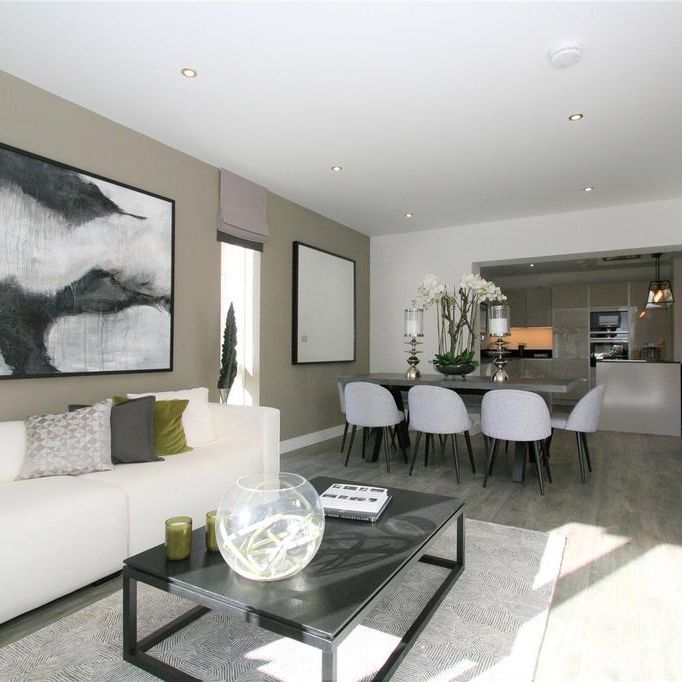 4 bedroom link detached house to rent - Photo 1