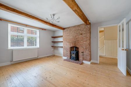 2 bedroom character property to rent - Photo 2