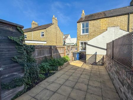2 bedroom terraced house to rent - Photo 3