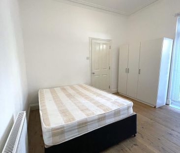 4 bedroom terraced house to rent - Photo 4