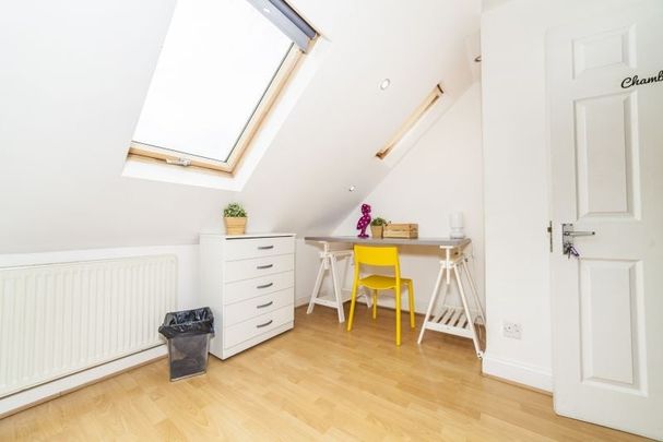 Room in a Shared House, Lingwell Road, SW17 - Photo 1