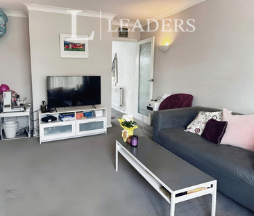 3 bedroom detached house to rent - Photo 2
