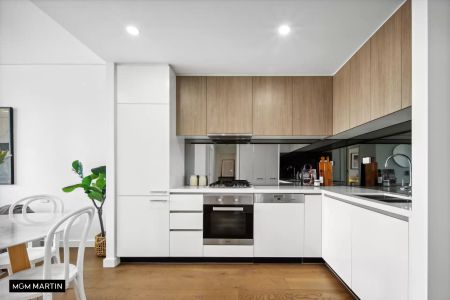 MGM MARTIN – TWO BEDROOM APARTMENT (USE W1 GATE, UNIT ON LEVEL 5) - Photo 5