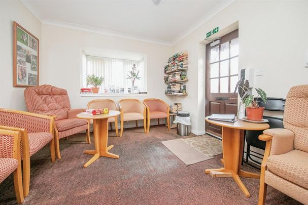 1 bedroom retirement property to rent - Photo 1