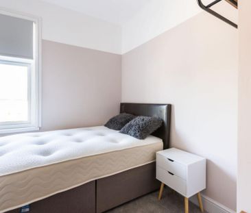 88 Emscote Road, Warwick - Photo 1