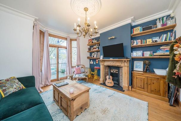 3 bedroom semi-detached house to rent - Photo 1