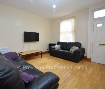 5 Bedroom House Properties Hyde Park - Photo 1