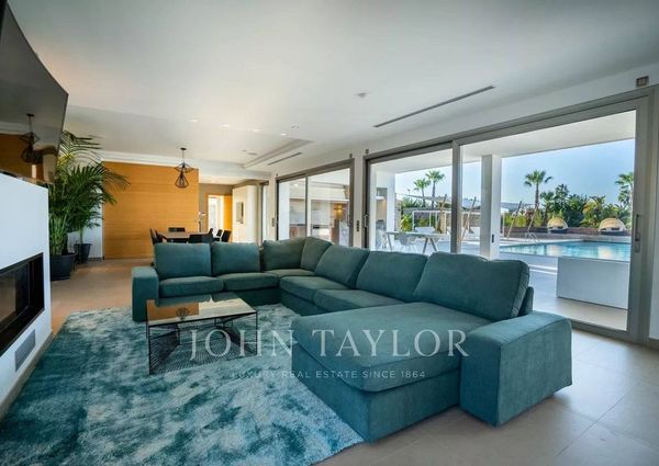 Luxury Villa for rent in Cap Martinet, Spain