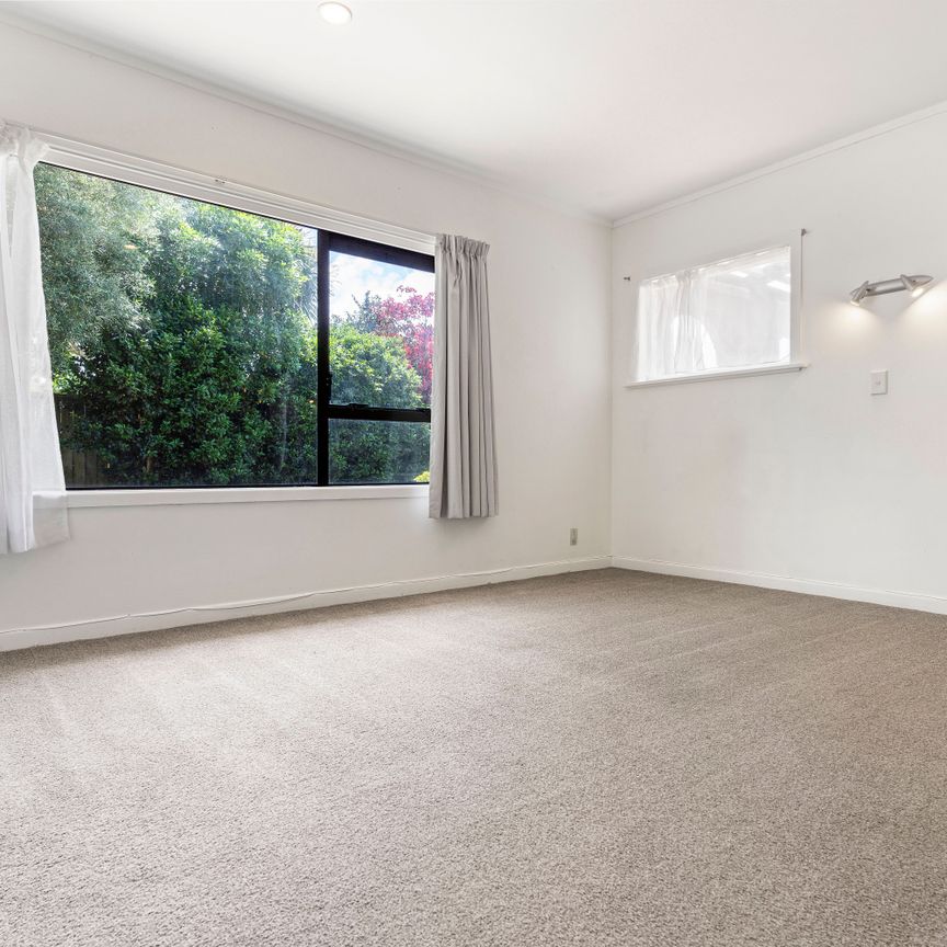 91A Gossamer Drive Pakuranga - Photo 1