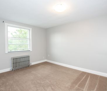 Spacious 2-Bedroom Apartment with Balcony, Laundry, and Parking! - Photo 6