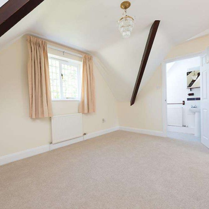 High Street, Standlake, OX29 7RH - Photo 1