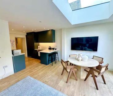 2 Bed Flat, Loftus Road, W12 - Photo 2