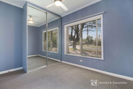 2/441 Perry Street, Albury - Photo 2