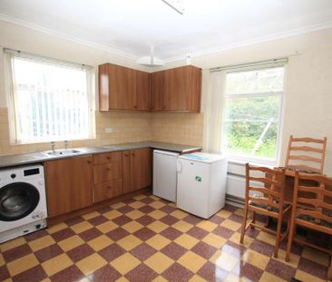 2 bedroom semi-detached bungalow to rent - Photo 4