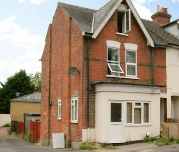 Ground floor maisonette to rent on - Photo 4