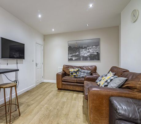 5 bedroom house to rent - Photo 1