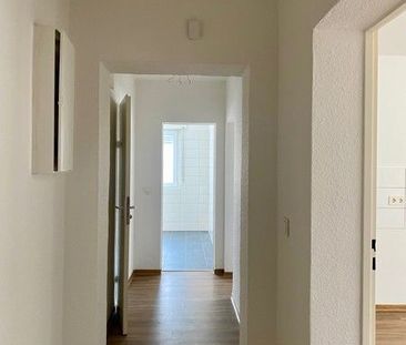 Sanierte 2,5-Zimmer-Wohnung mit Tageslichtbad - Foto 4