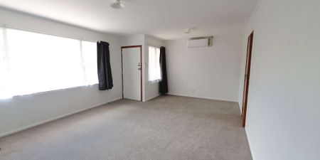 2 Bedroom Unit zoned for MAGS /Gladstone - Photo 2